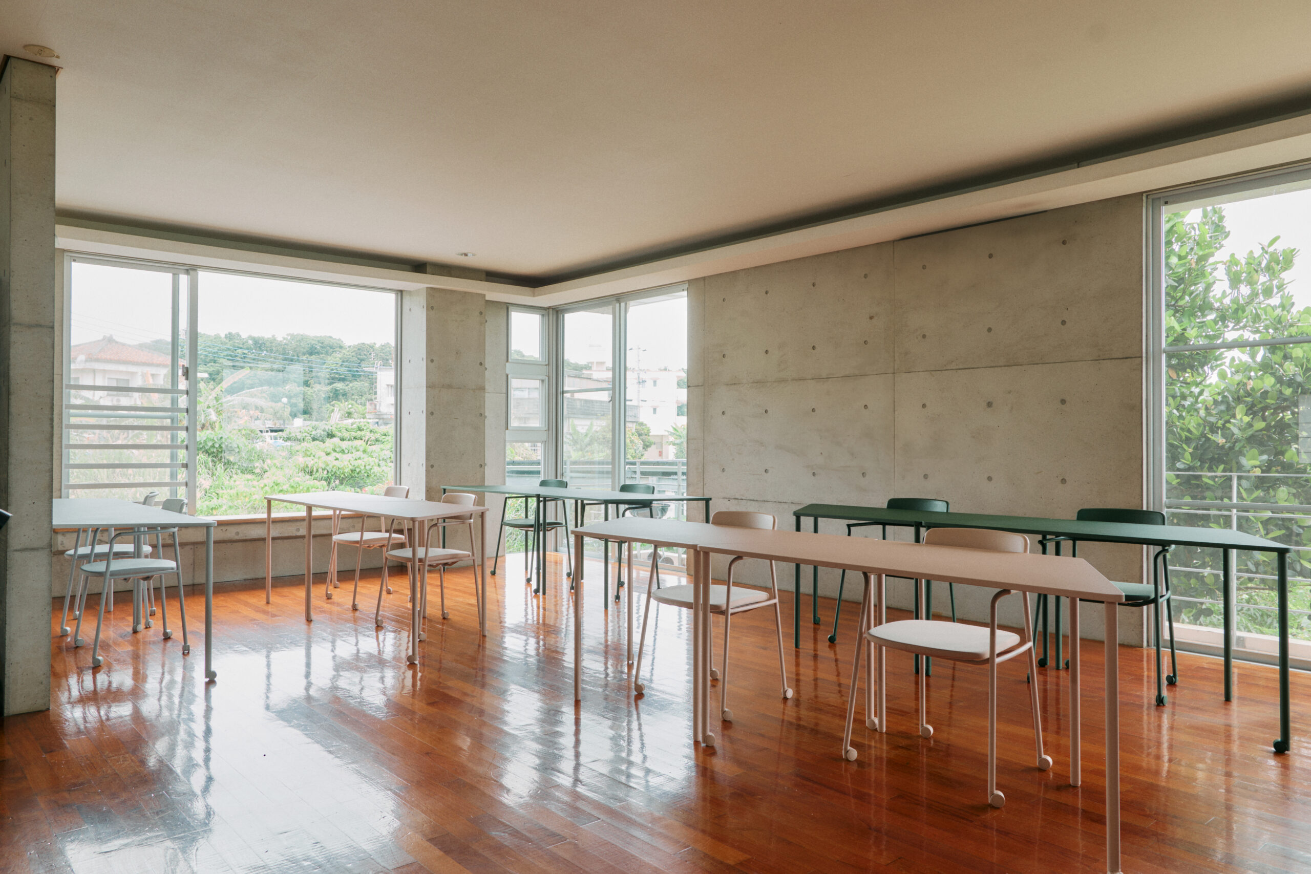 明るい光があふれる開放的な空間